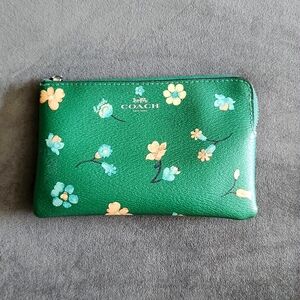 🌸 Guess wallet mystical floral print